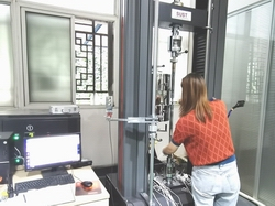 ?圖片新聞：中航金屬多工位高溫拉力試驗機投入使用